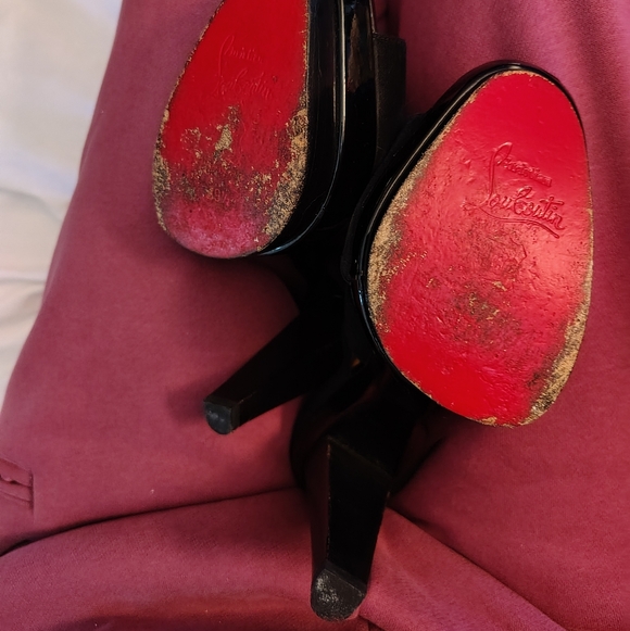 Elegant Black Women's Heels - Picture 3 of 5